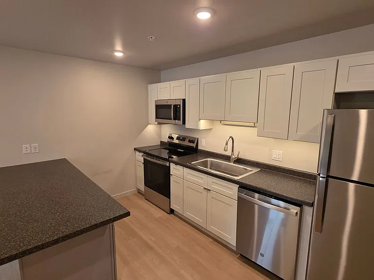 1221 Commonwealth Ave — Photo 10