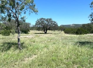 613 Oriole Ave, Camp Wood, TX 78833