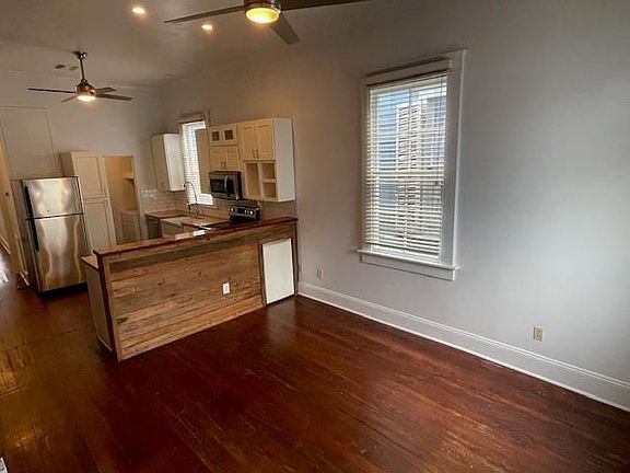 3rd image of 3140 Laurel St