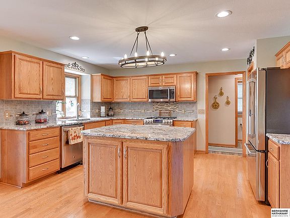 4th image of 22335 Pine Hill Dr