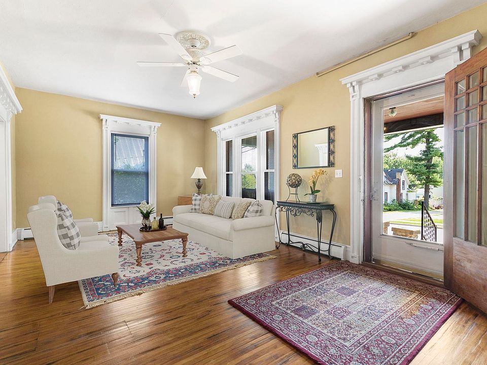 1st image of 112 & 112-1/2 E Fulton St
