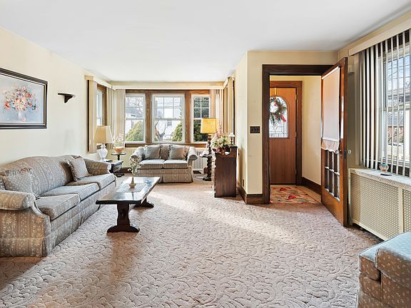 3rd image of 193 Raymond Pl