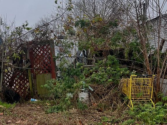 5th image of 4218 Miller St