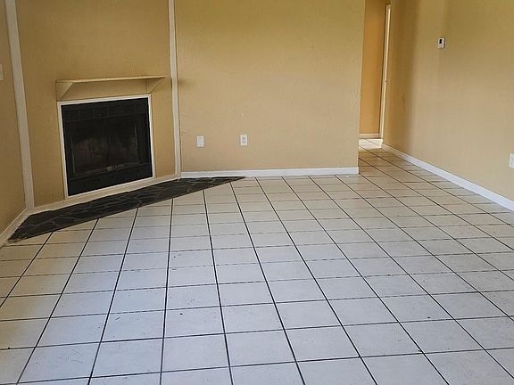 5th image of 323 Palmetto St