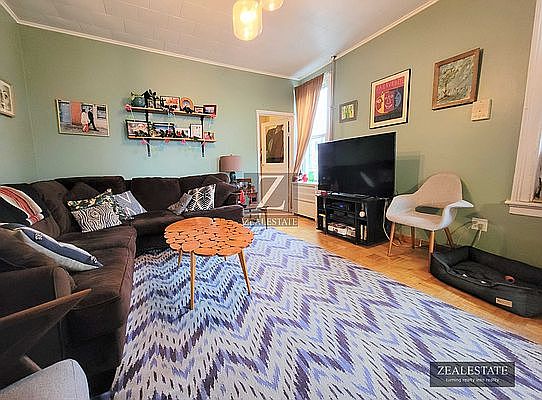 4th image of 295 19th St #2