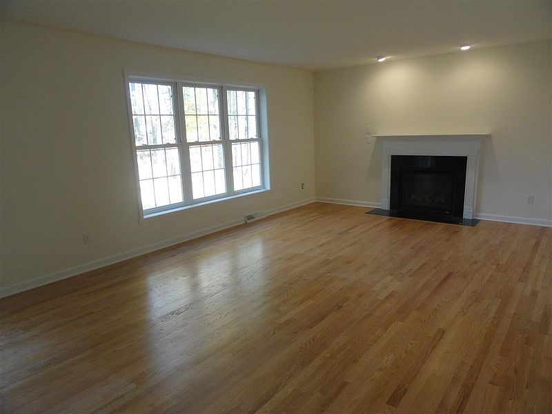 2nd image of 6485 VOSBURGH Road