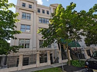 79 Railroad Pl, Saratoga Springs, NY 12866