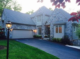 6830 Woodland Dr, Spring Grove, PA 17362