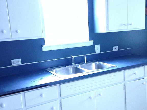 4th image of 202 S Mountain St