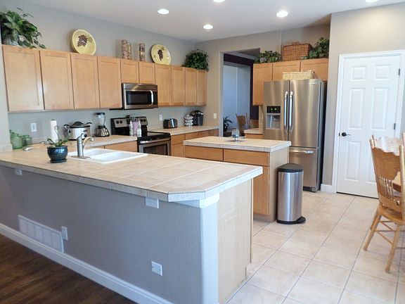 Kitchen with Island