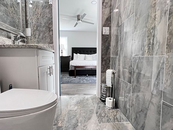 4th image of 5569 Pine Gate Dr #2