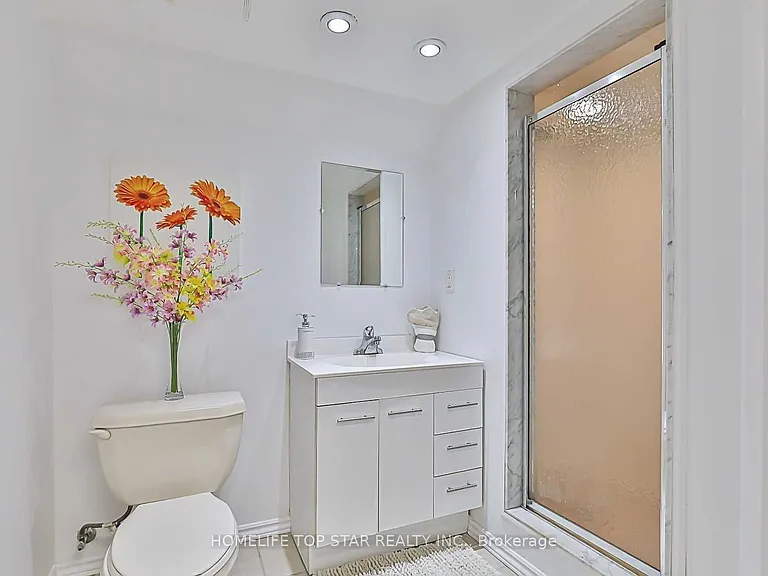 209 W Connaught Ave #BASEMENT — Photo 8
