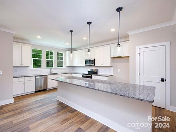 3rd image of 120 Glencoe Ln #102