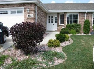 1024 Freedom Cir N, Crown Point, IN 46307