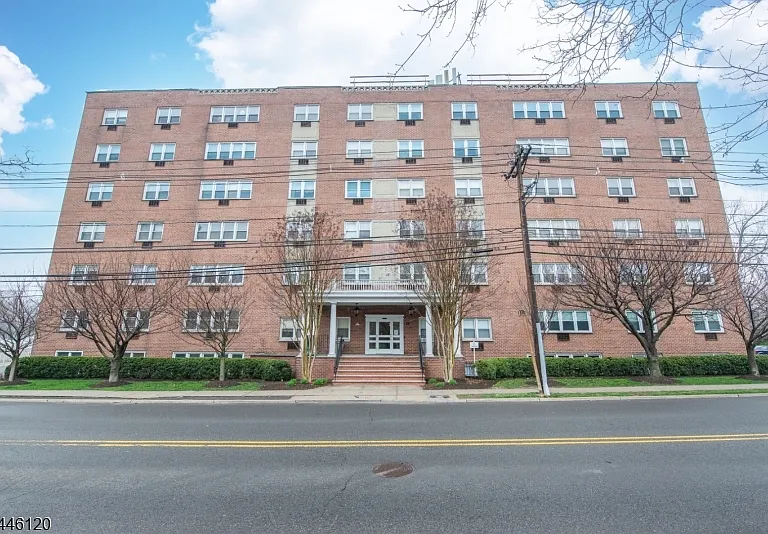 467 Valley St #1A — Photo 1