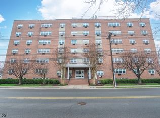 467 Valley St APT 1A, Maplewood, NJ 07040
