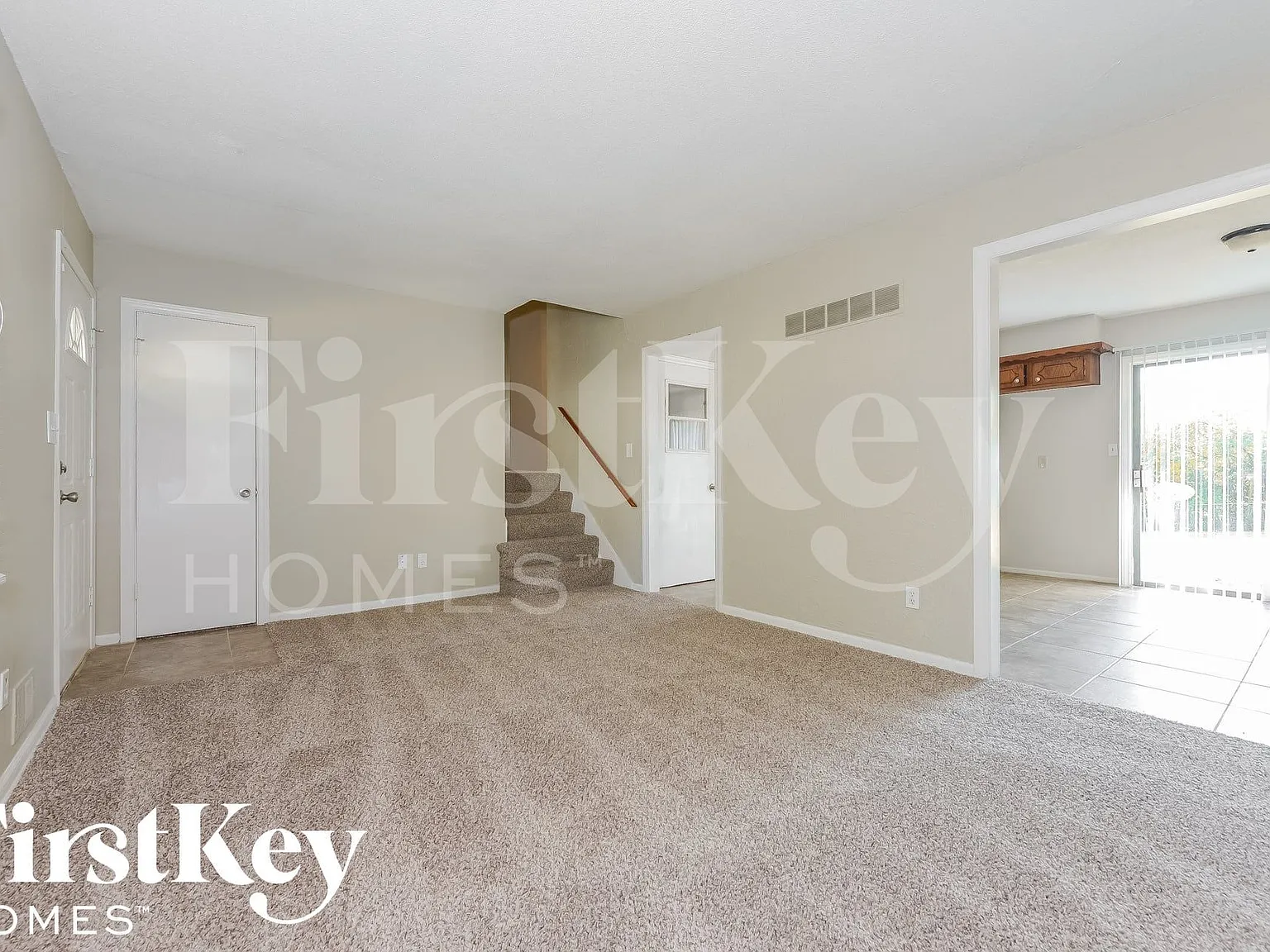 3 bed, 1.5 bath, 1004 sqft, $1,450 — Photo 4