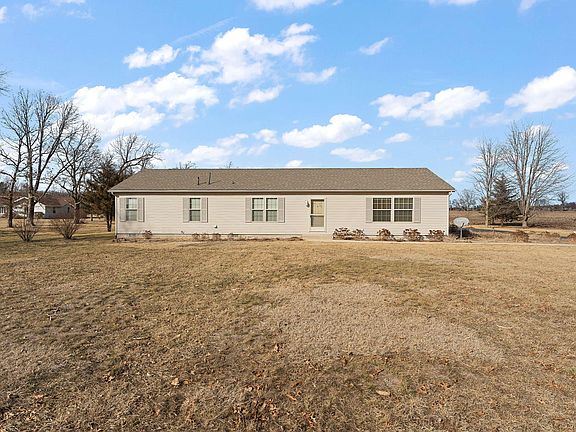 3rd image of 4492 W 800 N