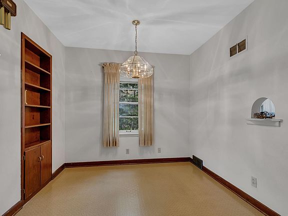 5th image of 1606 10th Ave S