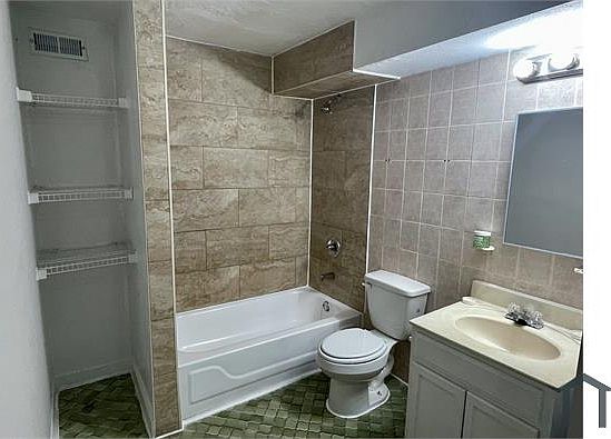 5th image of 1738 Wright Ave APT 1