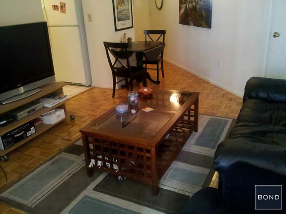 4th image of 1 River Pl APT 1914