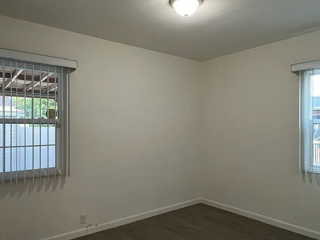 5438 Cochin Ave — Photo 12