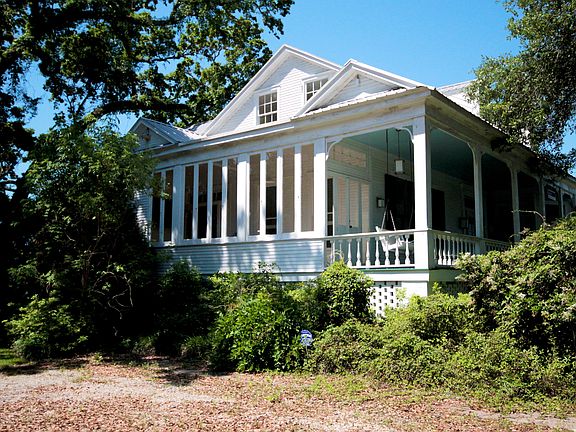4th image of 810 Iberville Dr