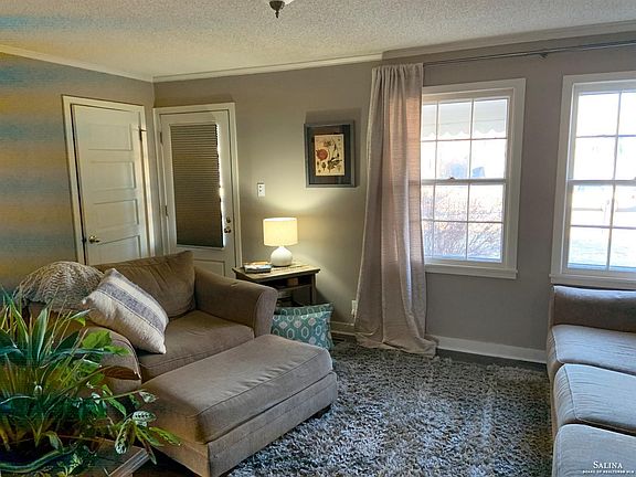 5th image of 409 W Claflin Ave