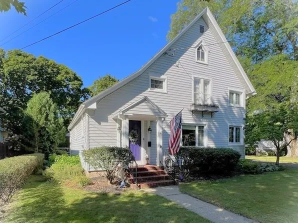 142 Park St, Canandaigua, NY 14424