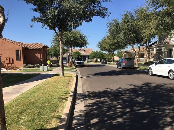 5th image of 2811 E Camellia Dr