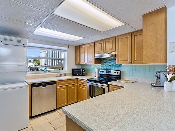 3rd image of 1100 8th Ave S APT 204A