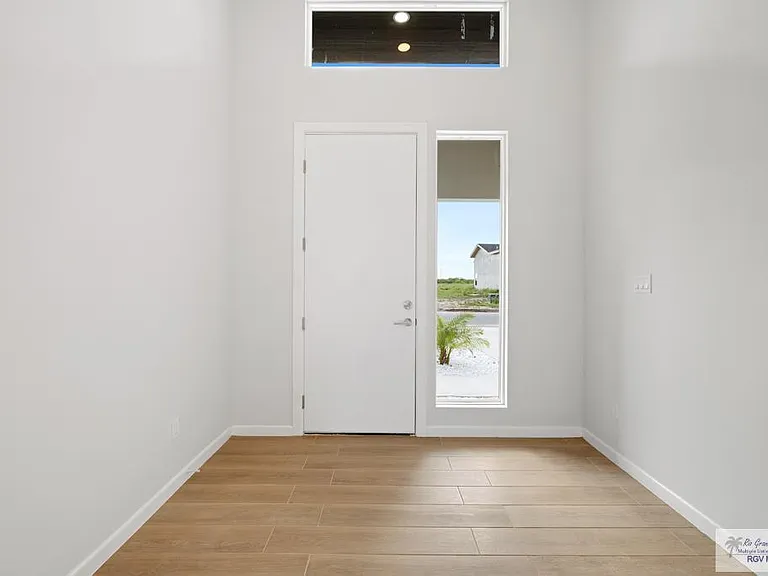 6934 Diamond Cove Dr — Photo 15