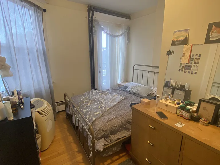 351 Elgin St #B — Photo 14