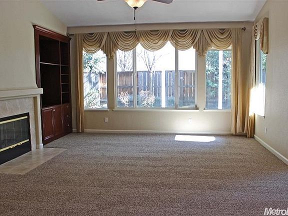 4th image of 371 Romano Way