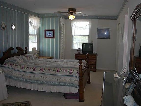 3rd image of 115 Camellia Dr #3