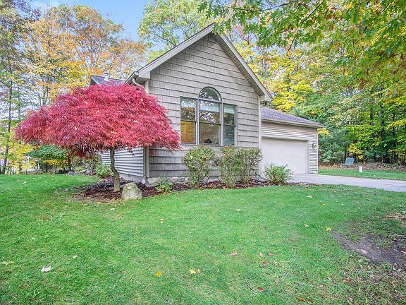 3rd image of 1055 N Emily Kay Ct