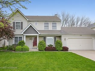 1125 Newcastle Ln, Aurora, IL 60506