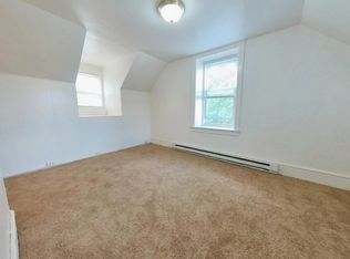 7693 Washington Ln, Elkins Park, PA 19027