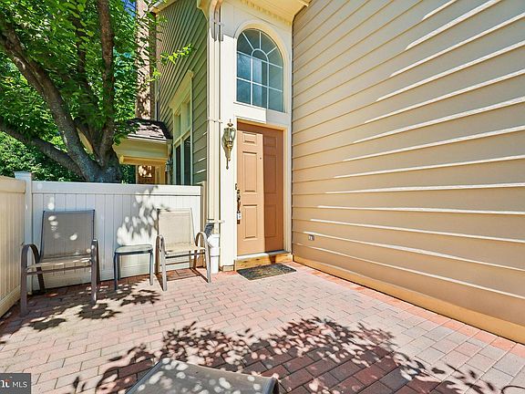 5th image of 5823 Linden Square Ct #52