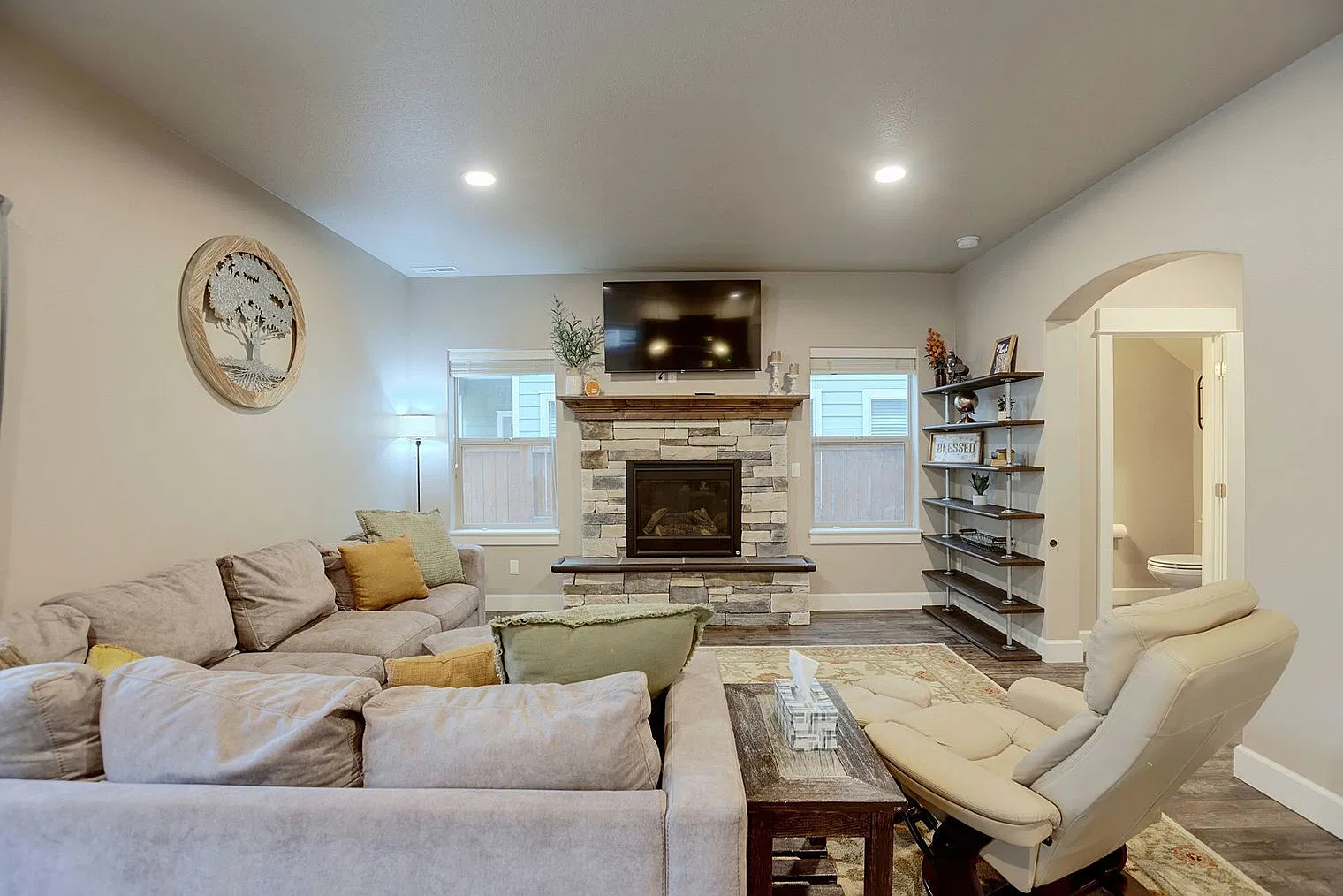 3 bed, 2.0 bath, 2077 sqft, $3,496 — Photo 1