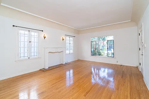 425 N Sierra Bonita Ave #3/4 Photo 1