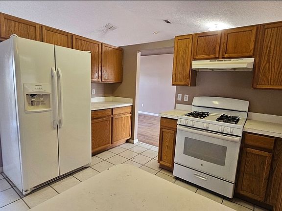 3rd image of 5104 Heatherstone Ct