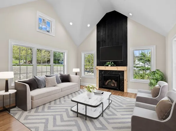 120 Country Club Way, Kingston, MA 02364