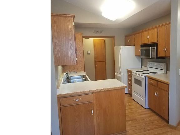 2nd image of 905 S Miller Ave