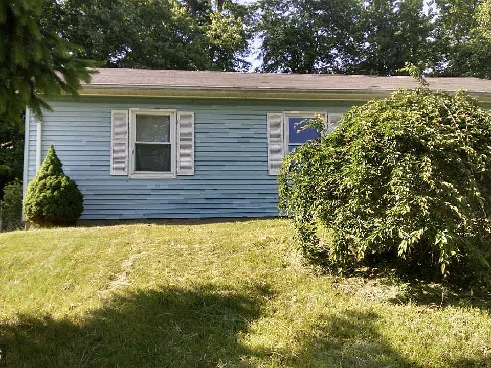 2nd image of 127 N Tartan Dr