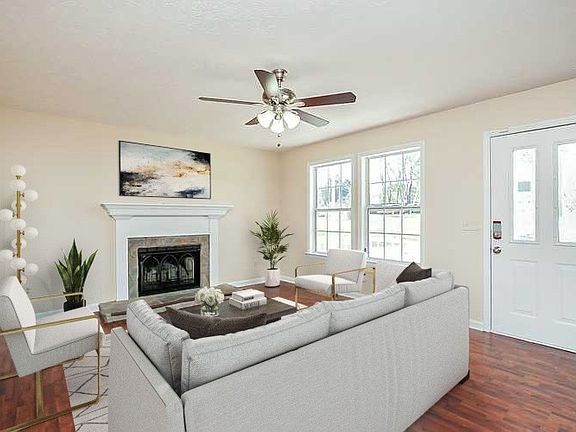3rd image of 206 Clearlake Dr