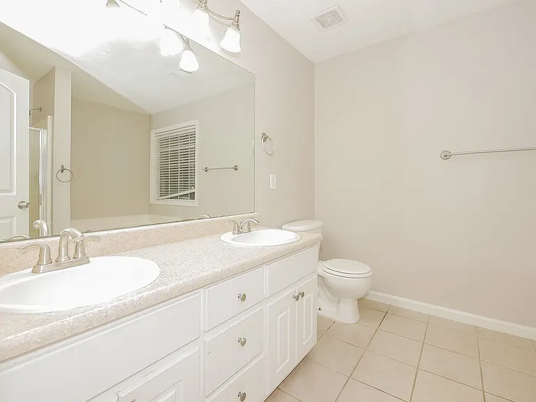 112 Garrison Ln — Photo 16