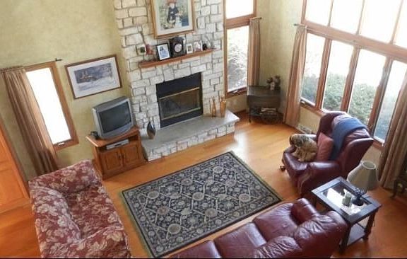 2nd image of W234N6883 Candlewick Dr