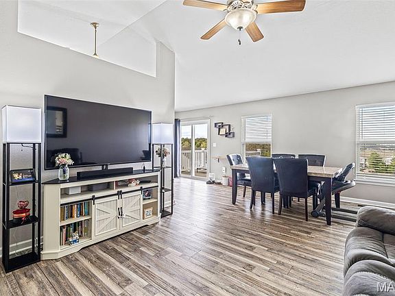 5th image of 1710 Lexington Pl