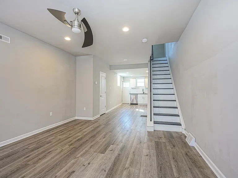 1910 Pierce St — Photo 6
